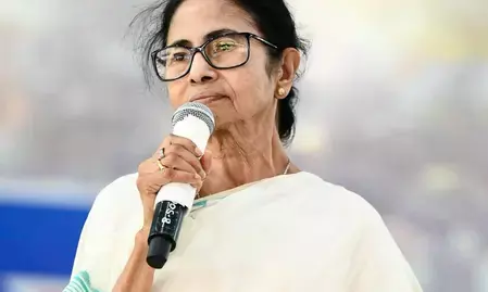 ममता बनर्जी ने भाजपा शासित राज्यों में बंगाली बोलने वाले प्रवासी मजदूरों पर हो रहे हमलों की कड़ी निंदा की, कहा- बंगाली बोलना कोई जुर्म नहीं 