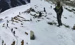 किश्तवाड़ और डोडा में सेना का आतंकवाद विरोधी अभियान तेज, बर्फीले इलाकों में गश्त जारी