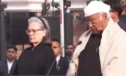 कांग्रेस के स्थापना दिवस पर मोदी सरकार पर बरसे खरगे, कहा-जल-जंगल-जमीन खतरे में