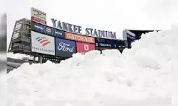 बर्फबारी से अमेरिका में इमरजेंसी, उड़ानें रद्द, बिजली गुल और सड़कें जाम