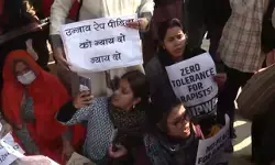 जंतर-मंतर पर गूंजा विरोध, उन्नाव पीड़िता को न्याय की मांग