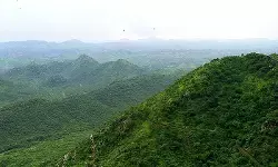 अरावली के मोरमुकुट गोवर्धन पर्वत की सुरक्षा भी ज़रूरी