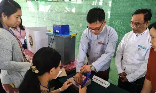 म्यांमार में हो रहे चुनाव सिर्फ सियासी तमाशा हैं?