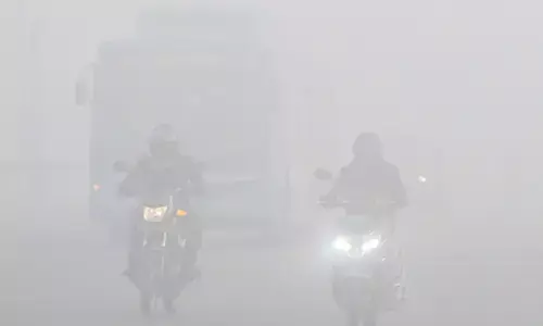 दिल्ली-एनसीआर में एक्यूआई 500 के करीब, घना कोहरा बना मुसीबत