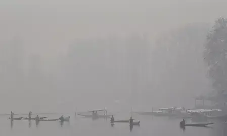 जम्मू कश्मीर : गुलमर्ग छोड़ पूरी घाटी में तापमान में सुधार, 31 दिसंबर से ताजा बर्फबारी की संभावना