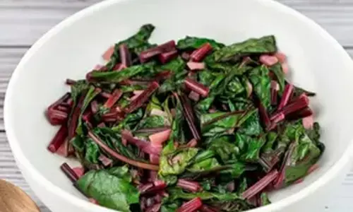 शरीर को डिटॉक्स करने के लिए फायदेमंद चुकंदर के पत्ते, खून की कमी को करते हैं दूर