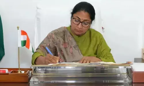 दिल्ली में भ्रष्टाचार पर सीएम की सख्त कार्रवाई, दो अधिकारी निलंबित