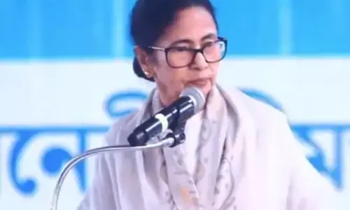 अगर घुसपैठिए सिर्फ पश्चिम बंगाल में हैं तो पहलगाम और दिल्ली में हमले कैसे हुए : ममता बनर्जी अगर घुसपैठिए सिर्फ पश्चिम बंगाल में हैं तो पहलगाम और दिल्ली में हमले कैसे हुए : ममता बनर्जी