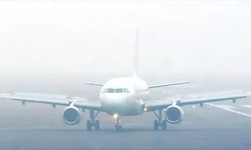 कोहरे ने बिगाड़ा हवाई सफर: दिल्ली समेत कई एयरपोर्ट पर उड़ानें ठप