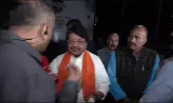 पत्रकार से अभद्रता और सही जवाब