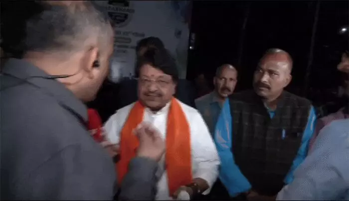 पत्रकार से अभद्रता और सही जवाब पत्रकार से अभद्रता और सही जवाब