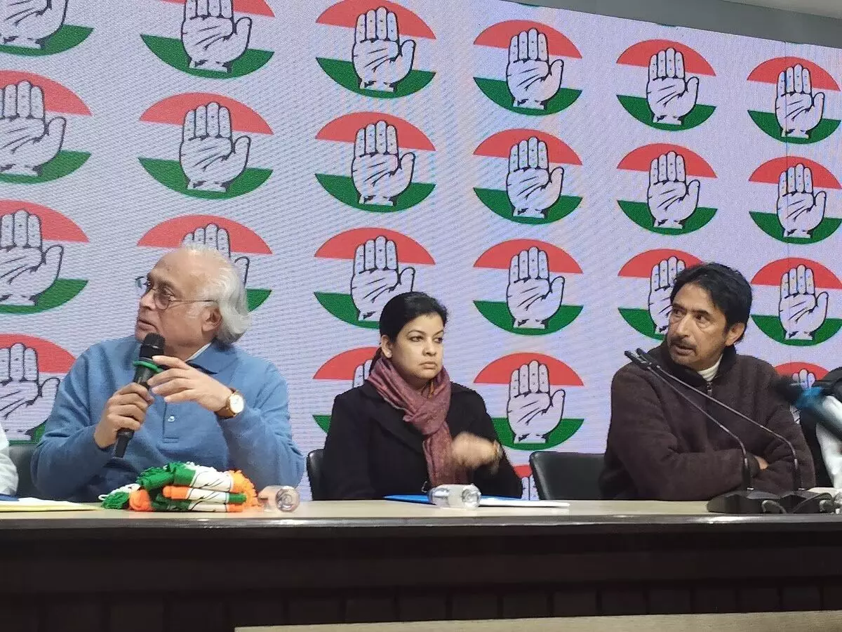 पश्चिम बंगाल चुनाव से पहले टीएमसी को बड़ा झटका, मौसम नूर ने थामा कांग्रेस का दामन पश्चिम बंगाल चुनाव से पहले टीएमसी को बड़ा झटका, मौसम नूर ने थामा कांग्रेस का दामन