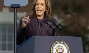 वेनेजुएला के खिलाफ कार्रवाई को लेकर ट्रंप पर भड़की कमला हैरिस, बोलीं-ये ड्रग्स का नहीं, तेल का मामला है