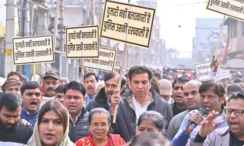 कांग्रेस ने दिल्ली सरकार के खिलाफ खोला मोर्चा, बढ़ती आपराधिक घटनाओं और महिलाओं की असुरक्षा को लेकर किया विरोध प्रदर्शन