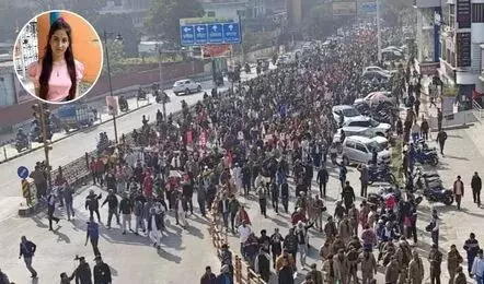 उत्तराखंड : अंकिता भंडारी मामले में विभिन्न संगठनों और राजनीतिक दलों ने सीएम आवास का किया घेराव, सीबीआई जांच की मांग की उत्तराखंड : अंकिता भंडारी मामले में विभिन्न संगठनों और राजनीतिक दलों ने सीएम आवास का किया घेराव, सीबीआई जांच की मांग की