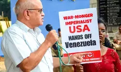 वेनेजुएला के खिलाफ अमेरिका की कार्रवाई से आक्रोश, सड़कों पर उतरे लोग वेनेजुएला के खिलाफ अमेरिका की कार्रवाई से आक्रोश, सड़कों पर उतरे लोग