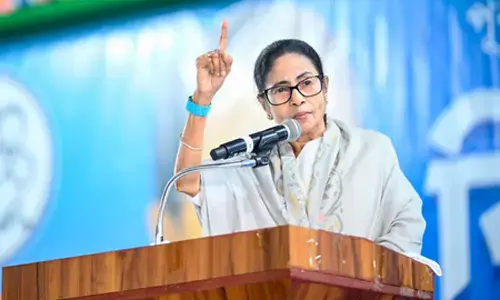 ममता बनर्जी ने चुनाव आयोग को लिखा पत्र, एसआईआर में गंभीर अनियमितताओं का आरोप