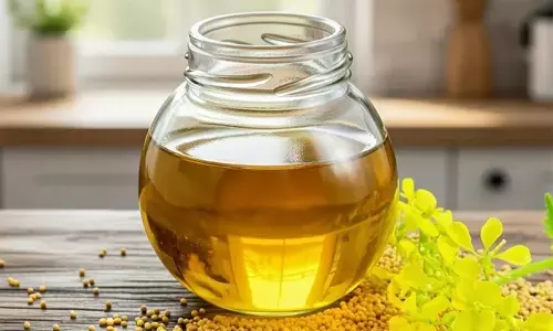 सरसों का तेल सर्दियों का नेचुरल मॉइस्चराइजर, रूखी त्वचा से दिलाए राहत सरसों का तेल सर्दियों का नेचुरल मॉइस्चराइजर, रूखी त्वचा से दिलाए राहत