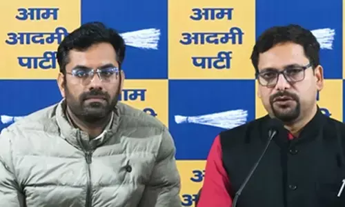 दिल्ली विधानसभा में प्रदूषण पर हंगामा, ‘आप’ के 4 विधायक निलंबित