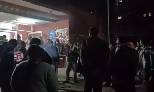 जेएनयू में शरजील-उमर के समर्थन में प्रदर्शन, मोदी-शाह की कब्र खुदेगी के नारे लगे