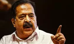 सबरीमाला सोना चोरी: SIT रिपोर्ट पर चेंनिथला का बड़ा सवाल सबरीमाला सोना चोरी: SIT रिपोर्ट पर चेंनिथला का बड़ा सवाल