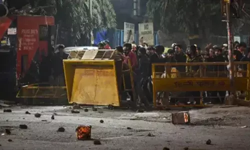 तुर्कमान गेट पत्थरबाजी : दिल्ली पुलिस ने 30 लोगों की पहचान की