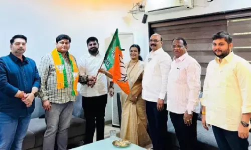 महाराष्ट्र के अंबरनाथ में हो गया बड़ा खेल, कांग्रेस के 12 पार्षद भाजपा में शामिल