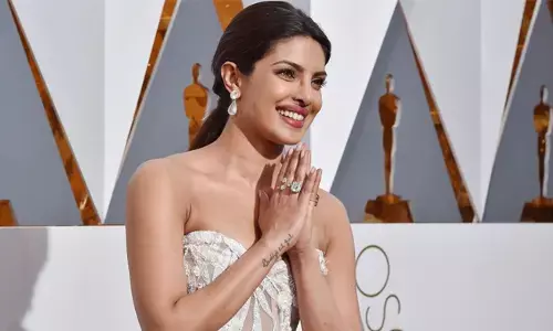83वें गोल्डन ग्लोब अवॉर्ड्स में प्रेजेंटर बनीं प्रियंका चोपड़ा, यहां देखें लिस्ट