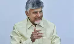 विशाखापत्तनम की छवि पर हमला बर्दाश्त नहीं : सीएम नायडू विशाखापत्तनम की छवि पर हमला बर्दाश्त नहीं : सीएम नायडू