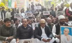 वाराणसी में मनरेगा बचाओ आंदोलन को लेकर बवाल, NSU अध्यक्ष वरुण चौधरी व 30 कार्यकर्ता हिरासत में, कांग्रेस ने पुलिस कार्रवाई की निंदा की