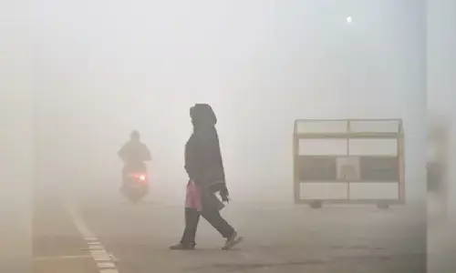 दिल्ली में कड़ाके की ठंड का कहर, 3 डिग्री सेल्सियस से नीचे पहुंचा पारा, 48 घंटे और तड़पाएगी शीत लहर