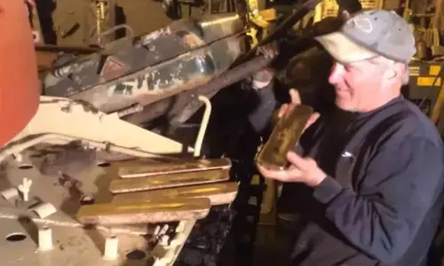 ब्रिटेन में शौकिया कलेक्शन के लिए शख्स ने 36 लाख में खरीदा टैंक... अंदर में मिली ये चौंकाने वाली चीज