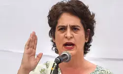 वाराणसी में एनएसयूआई प्रदर्शनकारियों पर पुलिस कार्रवाई, प्रियंका गांधी ने साधा निशाना