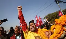 चुनावों से पहले नेपाल में उठी राजशाही बहाली की मांग,सड़कों पर उतरे राजपरिवार के समर्थक