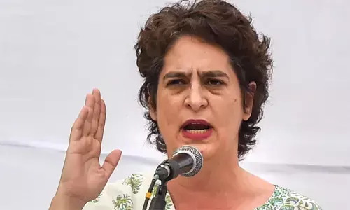 वाराणसी में एनएसयूआई प्रदर्शनकारियों पर पुलिस कार्रवाई, प्रियंका गांधी ने साधा निशाना