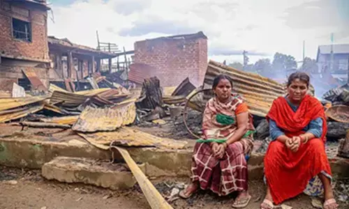 मणिपुर में विस्थापितों का लोक भवन मार्च, प्रशासनिक निष्क्रियता पर गुस्सा