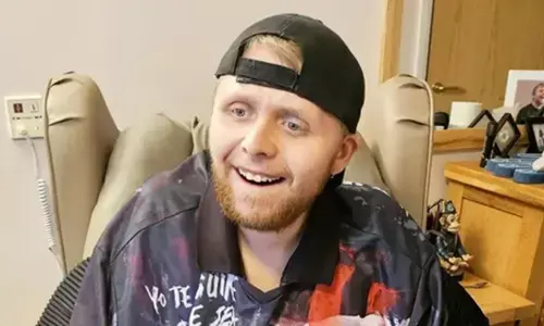 24 साल की उम्र में डिमेंशिया, ब्रिटेन के सबसे युवा मरीज ने खोले बीमारी के रहस्य