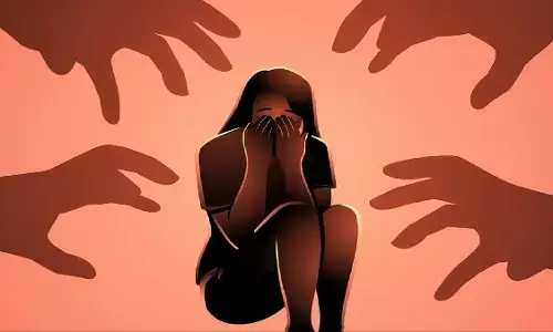 पटना में किशोरी से दो दिनों तक दरिंदगी, तबीयत बिगड़ने पर पीड़िता को छोड़ा पटना में किशोरी से दो दिनों तक दरिंदगी, तबीयत बिगड़ने पर पीड़िता को छोड़ा