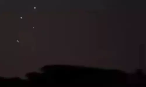 जम्मू-कश्मीर : राजौरी सेक्टर में फिर दिखे पाकिस्तानी ड्रोन, सुरक्षाबलों ने की जवाबी कार्रवाई