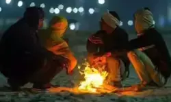 धार्मिक जलसों का शोर और सर्दी के सितम से मरते लोग धार्मिक जलसों का शोर और सर्दी के सितम से मरते लोग