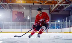 आइस हॉकी: बर्फ पर खेला जाने वाला तेज और रोमांचक खेल