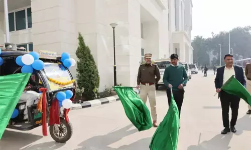 पटना में सड़क सुरक्षा माह की शुरुआत, 15 जागरूकता रथ निकले सड़कों पर