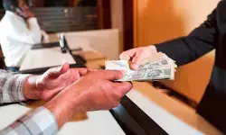 हरिद्वार में विजिलेंस की बड़ी कार्रवाई : रिश्वत लेते अधिकारी रंगे हाथ गिरफ्तार हरिद्वार में विजिलेंस की बड़ी कार्रवाई : रिश्वत लेते अधिकारी रंगे हाथ गिरफ्तार