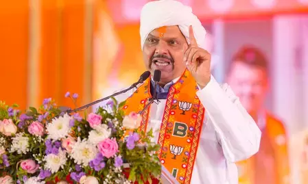 बीएमसी चुनाव : मुंबई में फडणवीस और ठाकरे बंधुओं के बीच मुकाबला, 1985 से बीएमसी पर शासन कर रही उद्धव की शिवसेना