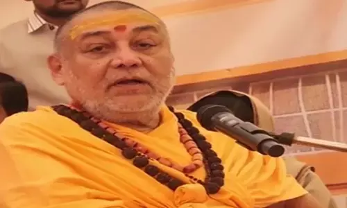 आरएसएस मंच से शारदा पीठाधीश्वर की दो टूक: संघ से भाजपा में गए नेताओं को हवा लग गई, साधु-संतों को राजनीति से दूर रहने की नसीहत