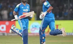 काम न आया विराट शतक, न्यूजीलैंड ने भारत में पहली बार जीती वनडे सीरीज काम न आया विराट शतक, न्यूजीलैंड ने भारत में पहली बार जीती वनडे सीरीज