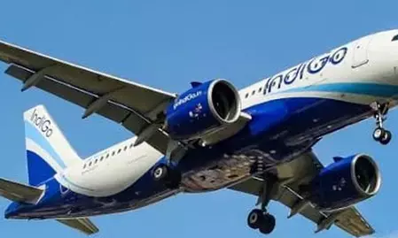 दिल्ली से बागडोगरा जा रहे विमान को बम से उड़ाने की धमकी, लखनऊ एयरपोर्ट पर इमरजेंसी लैंडिंग दिल्ली से बागडोगरा जा रहे विमान को बम से उड़ाने की धमकी, लखनऊ एयरपोर्ट पर इमरजेंसी लैंडिंग