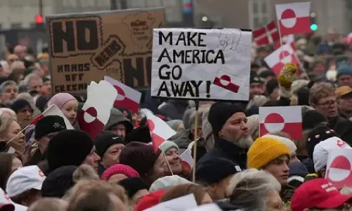 ग्रीनलैंड को लेकर डेनमार्क में बढ़ रहा गुस्सा, कई शहरों में ट्रंप के खिलाफ प्रदर्शन