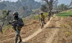 जम्मू-कश्मीर: किश्तवाड़ में सेना-आतंकियों के बीच मुठभेड़, 8 जवान घायल, घाटी में ऑपरेशन जारी जम्मू-कश्मीर: किश्तवाड़ में सेना-आतंकियों के बीच मुठभेड़, 8 जवान घायल, घाटी में ऑपरेशन जारी