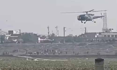 प्रयागराज में वायुसेना का ट्रेनी विमान क्रैश, तालाब में गिरने से बड़ा हादसा टला, बचाए गए दोनों पायलट